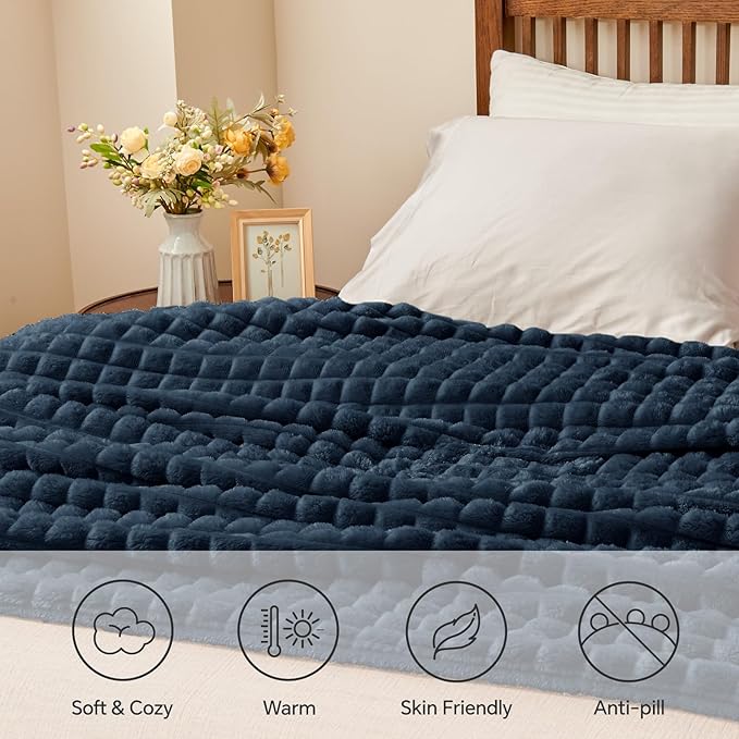 BEDELITE Navy Throw Blanket King Size for Bed- Super Soft and Warm 3D Checkered Fluffy Fuzzy Fleece Blanket, Luxurious Plush Cozy Blanket for Room Decor Fall and Winter, 108x90 inches