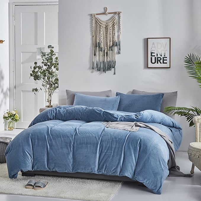 Luxlovery Blue Velvet Comforter Cal King Lake Blue Fluffy Plush Bedding Comforter Set Warm Flannel Haze Blue Micromink Sherpa Quilts Blanket Soft Cozy Puffy Comforter Set for Women Men