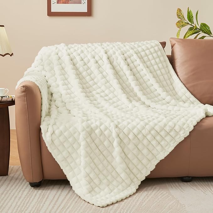 BEDELITE Cream Throw Blanket for Couch and Bed- Super Soft and Warm 3D Checkered Fluffy Fuzzy Fleece Blanket, Luxurious Plush Cozy Blanket for Room Decor Spring, 50x60 inches