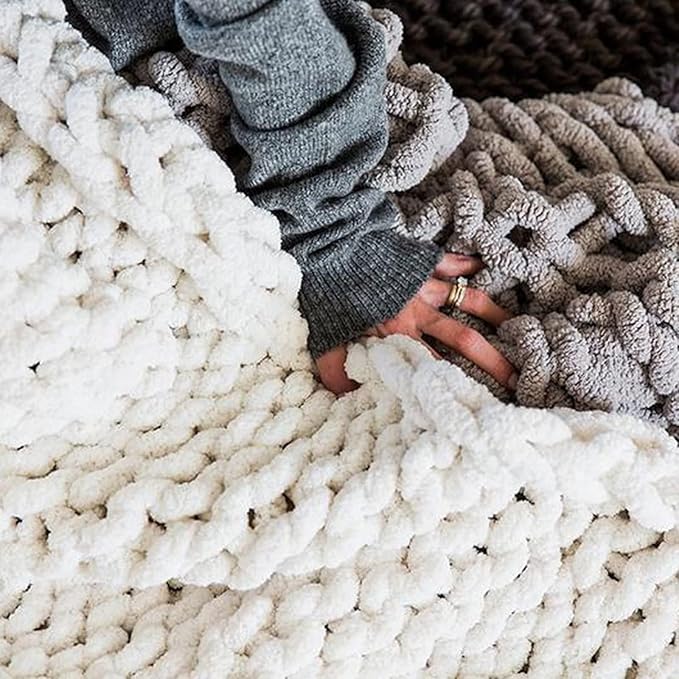 huraty Large Chenille Throw Blanket Chunky Hand Knit Bed Throw 59x79 Light Blue Warm Blanket for Adults Kids Boho Home Decorations