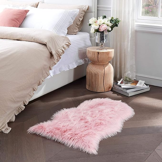 Small Faux Fur Rug, 2x4 ft Ultra Soft Sheepskin Rugs Chair Sofa Cover Seat Pad, Pink Fluffy Shag Rug for Bedroom Nursery Kids Room, Luxury Shaggy Rug Fuzzy Plush Floor Carpets, Cute Dorm Home Decor
