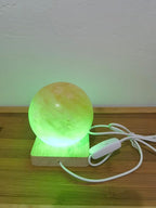 USB Colour Gradient Himalayan Salt lamp, Solid Wood Base Atmosphere Decoration Rotundity Salt lamp with Remote Control, Natural Crystal Stone Bedside Night Light, Handmade Crafts.