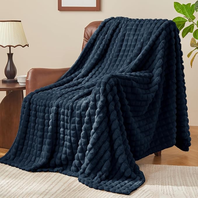 BEDELITE Navy Throw Blanket Twin Size for Bed- Super Soft and Warm 3D Checkered Fluffy Fuzzy Fleece Blanket, Luxurious Plush Cozy Blanket for Room Decor Fall and Winter, 60x80 inches