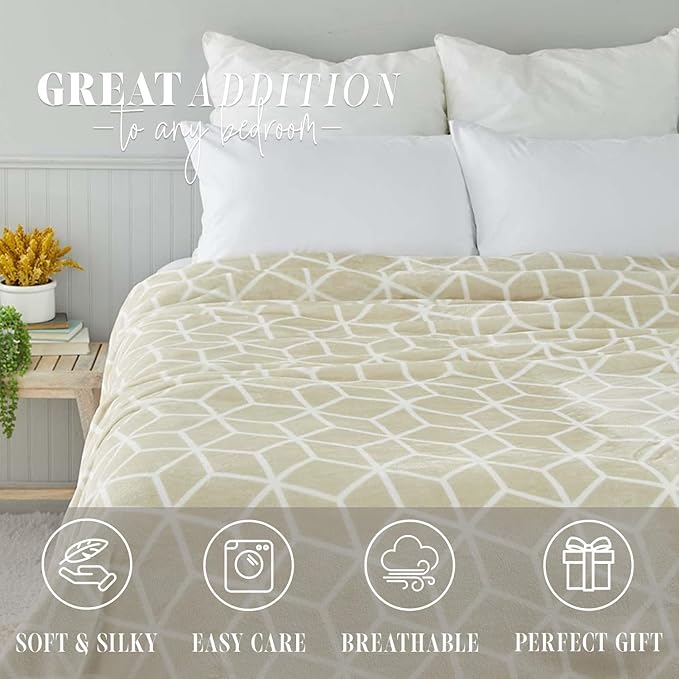 Elegant Comfort Luxury Velvety Feel Blanket, All-Season Lightweight Blanket, Ultra Plush, Soft, Cozy-Fuzzy Flannel Fleece for Couch, Sofa, Bed, Travel, Cube Design, King/California King, Cream