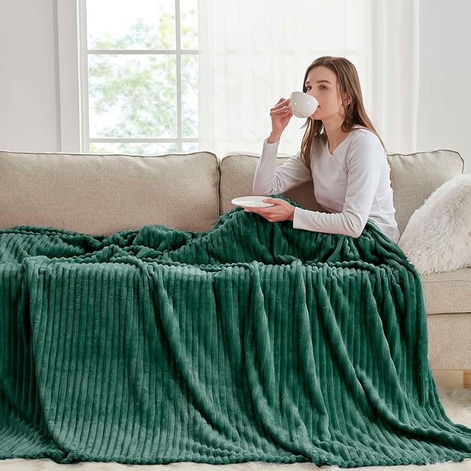 Nestl Blanket for Bed - Cozy Warm Fuzzy Blankets for Women (05 - Hunter Green, Twin/Twin XL (66" x 90"))