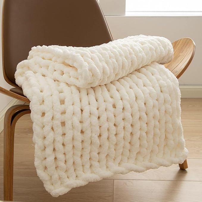 Wttfc Chunky Knit Throw Blanket, Handmade Soft Chenille Yarn Throw Blanket, Thick Cable Knitted Blankets, Large Rope Knot Crochet Blankets for Couch Sofa Bed Home Decor,Beige,50x50cm