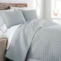 Southshore Fine Living, Inc. Oversized Full Size Quilt Bedding Set, Lightweight Bedspread, Soft Coverlet 3-Piece Set with Two Matching Quilted Pillow Shams, Full/Queen Quilts, Harbor Mist Blue