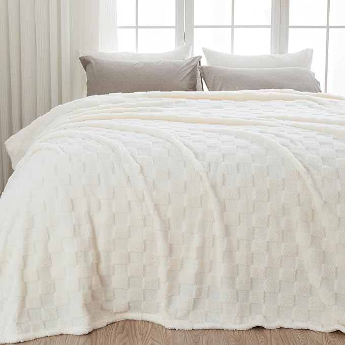 NEWCOSPLAY Super Soft King Blanket Ivory Premium Silky Flannel Fleece 3D Checkered Lightweight Bed Blanket All Season Use (Ivory Checkered, King(90"x110"))