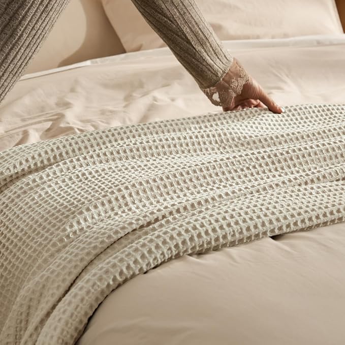 PHF Ultra Soft Waffle Weave Blanket Twin Size 66"x 90"- Washed Lightweight Breathable Cozy Woven Blanket for Bed - Aesthetic Decor for Couch Bedding Sofa Home Car - Light Khaki/Linen