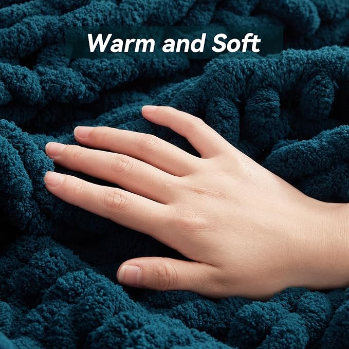 Negwoo Chunky Knit Throw Blanket, 30''*40'' Knitted Throw Chenille Yarn for Bed Couch, Handmade Peacock Blue Crochet Big Thick Blanket, Machine Washable Cute Comfy Blanket for Home Decor