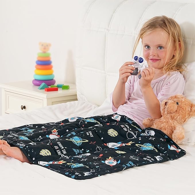 Kivik 2 lbs Weighted Lap Blanket, Small Heavy Lap Pad, Soft Cooling Throw Blankets for School Calming & Bed Sleep Gifts for 4 5 6 7 + Year Old, Machine Washable, 20 x 30 Inches, 2 Pound, Black Sky