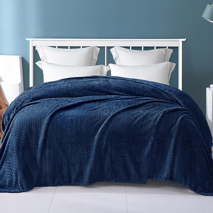 Exclusivo Mezcla Fleece King Size Blanket for Bed, 90x104 Inches Soft Cozy Jacquard Flannel Blankets, Lightweight Fuzzy Plush Warm for Women, Navy Blue