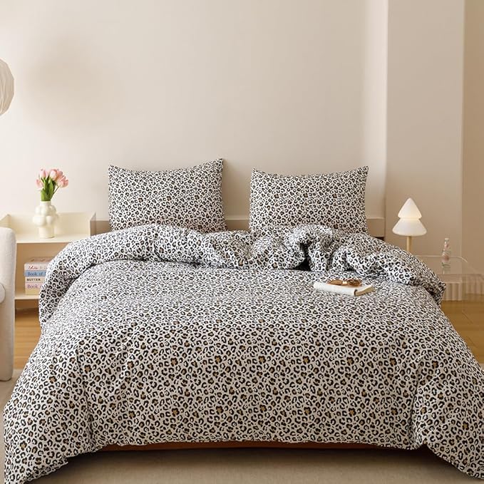 CLOTHKNOW Black Leopard Print Queen Comforter Set Cheetah Bedding Comforter Sets Soft Black Brown Bedding Sets with 2 x Pillowcases Queen Size