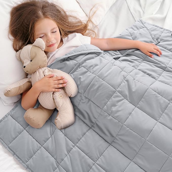 Kivik Weighted Blanket 3 lbs, Small Weighted Blanket 3 Pounds, Mini Heavy Blanket Throw, Breathable Cooling & Warm Blankets, Machine Washable, 36x48 Inches Grey