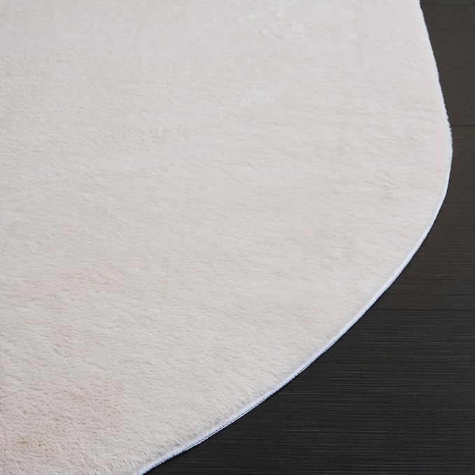SAFAVIEH Washable Rug Faux Rabbit Fur Shag Collection - 5' x 7' Oval, Beige, Slip Resistant & Easy Cleaning, Ideal for Living Room, Bedroom, Kids Playroom, Nursery, Dining Space (FRF100B)