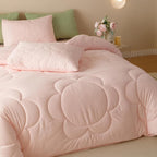 CLOTHKNOW Pink Queen Comforter Set 3Pcs Daisy Puff Bedding Comforter Sets Soft Floral Queen Comforter Pink Comforter with 2 x Pillow Cases