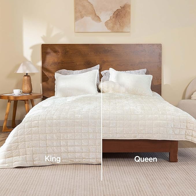 BEDELITE Velvet Quilt Set King Size - Luxury Velvet Comforter Bedding Set 3 Pieces, Lightweight Soft Cozy Shiny Cream White Oversized Bedspread Coverlet for All Seasons with 2 Pillow Shams