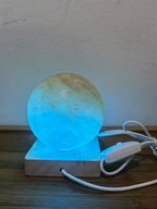 USB Colour Gradient Himalayan Salt lamp, Solid Wood Base Atmosphere Decoration Rotundity Salt lamp with Remote Control, Natural Crystal Stone Bedside Night Light, Handmade Crafts.