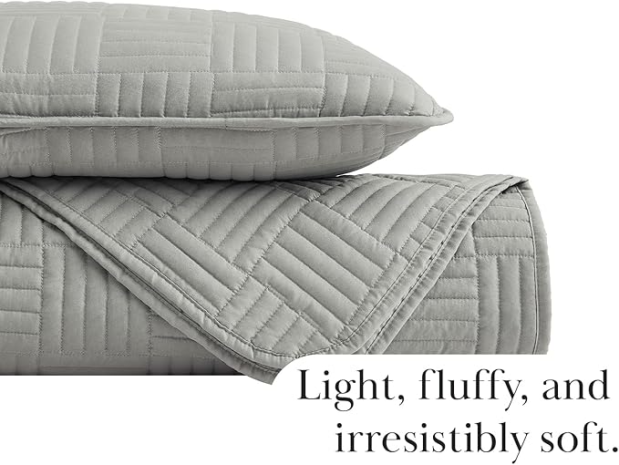 Southshore Fine Living, Inc. Oversized Quilt Bedding Set Lightweight, Prewash Fabric Soft Coverlet Twin Bedspread 2-Piece with One Matching sham (68 in Wide x 98 in Long), Twin/XL, Grid Grey
