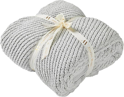Amélie Home Knit Throw Blanket, Soft Chenille Cozy Breathable Chevron Chunky Decorative Blanket for Couch, Bed & Sofa, French-Inspired Lightweight Warm Gift for Women, Light Gray, 60"x80"