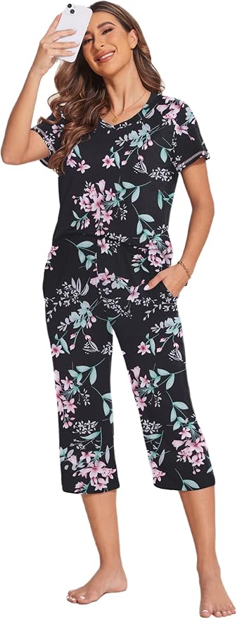 Ekouaer Women's Sleepwear Capri Pajama Sets Short Sleeve Two-Piece Pjs V Neck Tops & Capri Pants with Pockets S-3XL