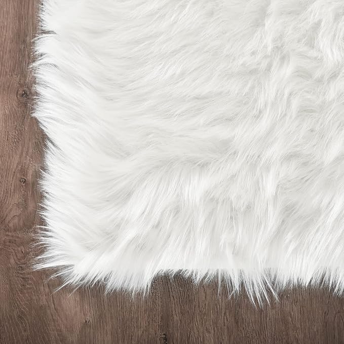 Latepis White Round Rugs 4ft Fuzzy Washable Rug Faux Sheepskin Fur Rug for Bedroom Cushion Fluffy Circle Rugs for Living Room Dorm Room Décor