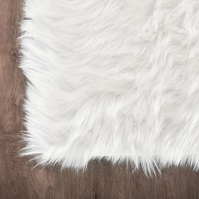 Latepis White Faux Fur Rug 8x10, Faux Fur Sheepskin Rug for Living Room, Fluffy Washable Fuzzy Rugs Carpet for Bedroom, Luxury Room Decor, Rectangle