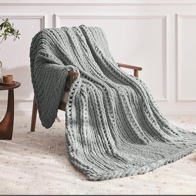 Negwoo Chunky Knit Throw Blanket, 30''*40'' Knitted Throw Chenille Yarn for Bed Couch, Handmade Light Grey Crochet Big Thick Blanket, Machine Washable Cute Comfy Blanket for Home Decor