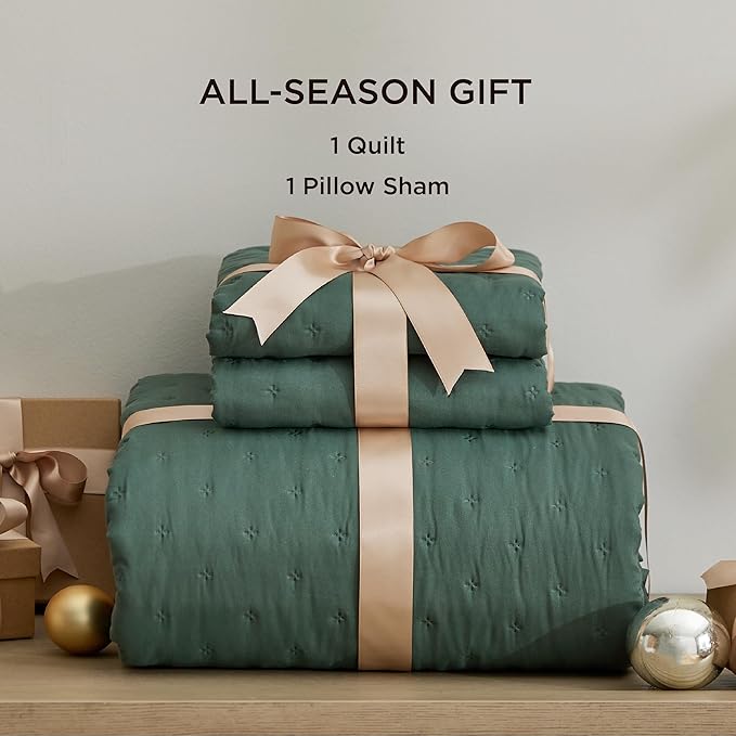 Bedsure Twin Quilt - Ultra Soft Twin XL Quilt Bedding for Dorm Decor, Lightweight All-Season Comforter, Dark Green Bedspread Coverlet with Clover Pattern, 68 x 86 Inches | Stitch-Free Quilting, Ultra Soft, Lightweight, Machine Washable, Pet-Friendly