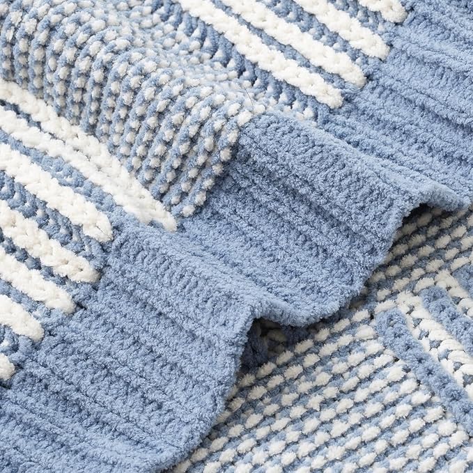 Amélie Home Knit Throw Blanket, Soft Chenille Cozy Breathable Pineapple Chunky Decorative Blanket for Couch, Bed & Sofa, French-Inspired Lightweight Warm Gift for Women, Washed Blue, 60"x80"