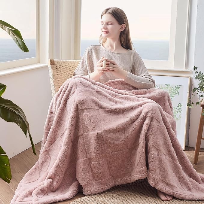 NEWCOSPLAY Super Soft Twin Blanket Pink Love Premium Silky Flannel Fleece 3D Heart Checkered Lightweight Bed Blanket All Season Use (Pink Love, Twin(60"x80"))