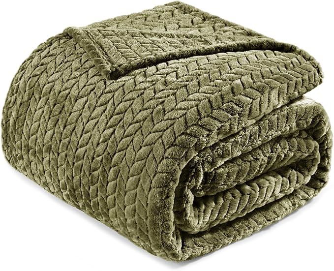 Exclusivo Mezcla Fleece King Size Blanket for Bed, 90x104 Inches Soft Cozy Jacquard Flannel Blankets, Lightweight Fuzzy Plush Warm for Women, Olive Green