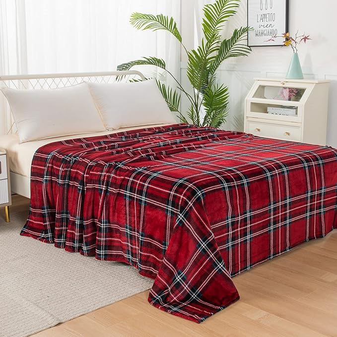 Elegant Comfort Luxury Velvety Feel Blanket, All-Season Lightweight Blanket, Ultra Plush, Soft, Cozy-Fuzzy Flannel Fleece for Couch, Sofa, Bed, Travel, Plaid Design, King/California King, Burgundy