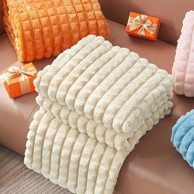 BEDELITE Beige Throw Blanket for Couch and Bed- Super Soft and Warm 3D Checkered Fluffy Fuzzy Fleece Blanket, Luxurious Plush Cozy Blanket for Room Decor Spring, 50x60 inches