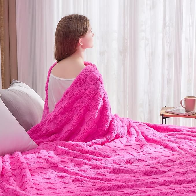 NEWCOSPLAY Super Soft Twin Blanket Hot Pink Premium Silky Flannel Fleece 3D Checkered Lightweight Bed Blanket All Season Use (Hot Pink Checkered, Twin(60"x80"))
