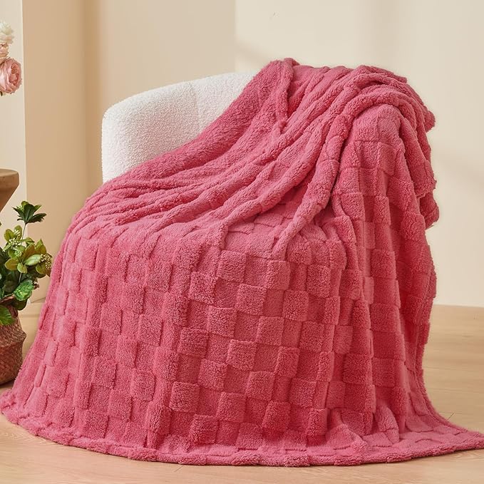 NEWCOSPLAY Super Soft Queen Blanket Coral Pink Premium Silky Flannel Fleece 3D Checkered Lightweight Bed Blanket All Season Use (Coral Pink Checkered, Queen(90"x90"))