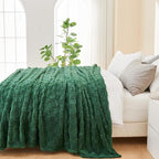 NEWCOSPLAY Super Soft Twin Blanket Dark Green Premium Silky Flannel Fleece 3D Checkered Lightweight Bed Blanket All Season Use (Dark Green Checkered, Twin(60"x80"))