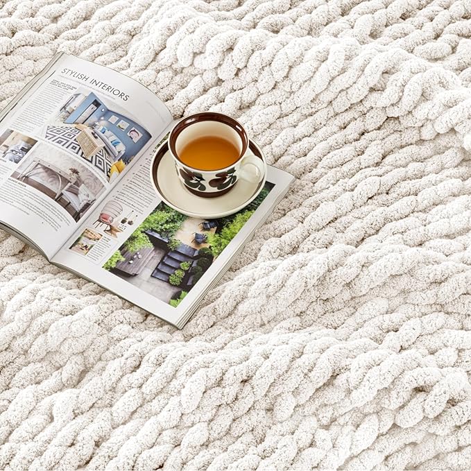 Ultra Soft Chunky Knit Throw Blanket 50x60 Hand Knitted Warm Chenille Throw, Home Decor Soft Thick Yarn Cable Knit Blanket Breathable Fleece Banket Christmas for Couch Bed Sofa Best GIF Gift