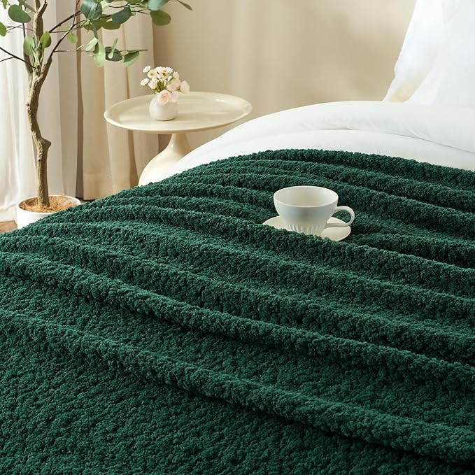 Throw Blanket for Couch, Dark Green Luxury Knitted Throws 50"x60", Textured Blankets with Handmade Fringe Tassels for Bed Sofa Decorative, Chunky Soft Farmhouse Boho Home Decor