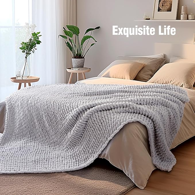 YJLMLY Chunky Knit Throw Blanket,60x80 Inch Heavy 6.8lbs, Hand Knit Chenille Couch Blanket, Soft Cable Knit Gift for Women Mom Wife, Modern Home Decor