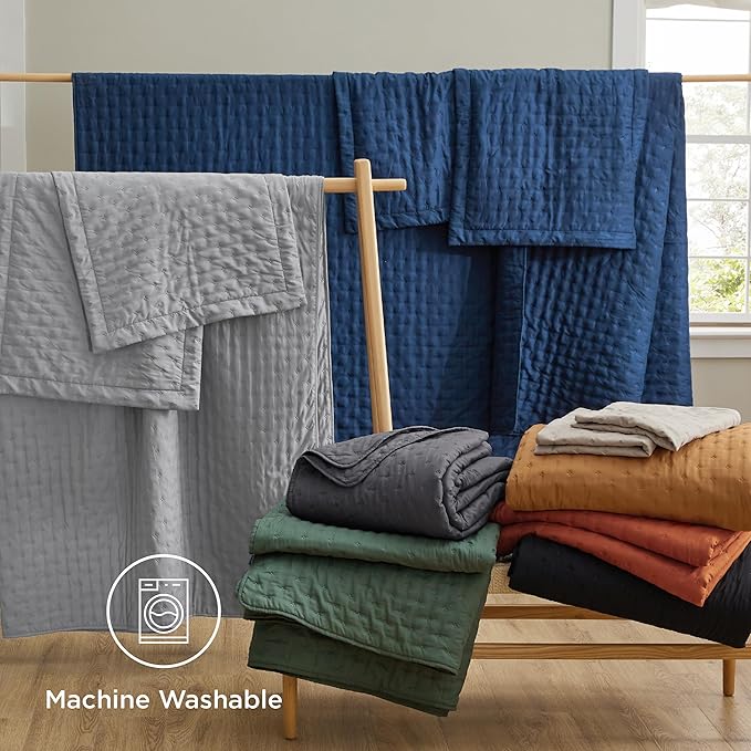 Bedsure King Quilt - Linen Bedspread King Size & Lightweight Comforter, Modern Farmhouse Coverlet with Clover Pattern, Ultra Soft All-Season Bedding, 106 x 96 Inches | Stitch-Free Quilting, Ultra Soft, Lightweight, Machine Washable, Pet-Friendly