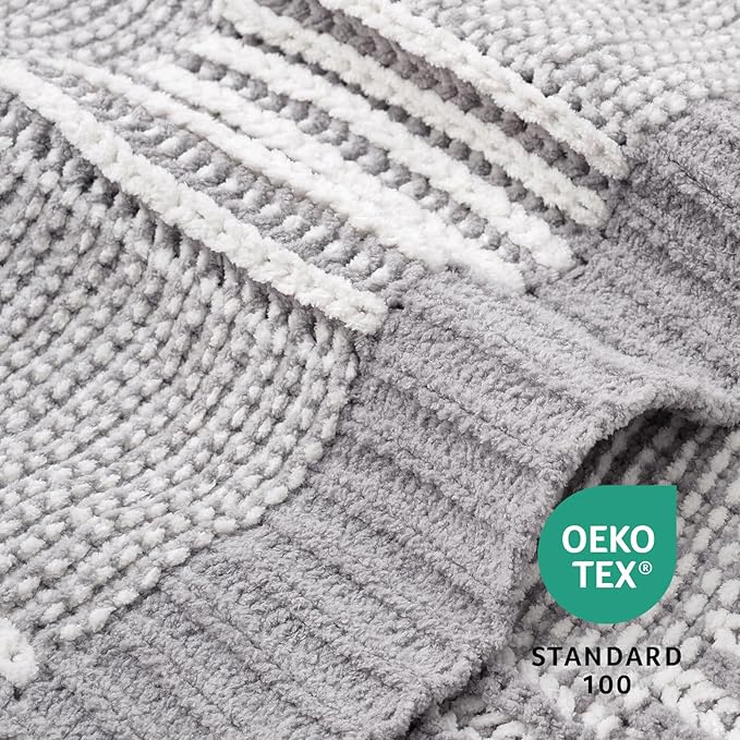 Amélie Home Knit Throw Blanket, Soft Chenille Cozy Breathable Pineapple Chunky Decorative Blanket for Couch, Bed & Sofa, French-Inspired Lightweight Warm Gift for Women, Gray, 50"x60"