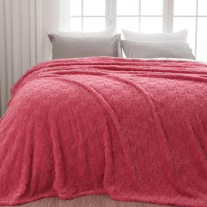 NEWCOSPLAY Super Soft Queen Blanket Coral Pink Love Premium Silky Flannel Fleece 3D Heart Checkered Lightweight Bed Blanket All Season Use (Coral Pink Love, Queen(90"x90"))