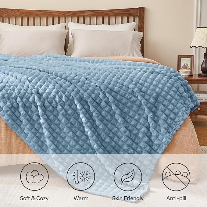 BEDELITE Blue Throw Blanket Twin Size for Bed- Super Soft and Warm 3D Checkered Fluffy Fuzzy Fleece Blanket, Luxurious Plush Cozy Blanket for Room Decor Fall and Winter, 60x80 inches