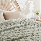 NEWCOSPLAY Super Soft Twin Blanket Sage Green Premium Silky Flannel Fleece 3D Checkered Lightweight Bed Blanket All Season Use (Sage Green Checkered, Twin(60"x80"))