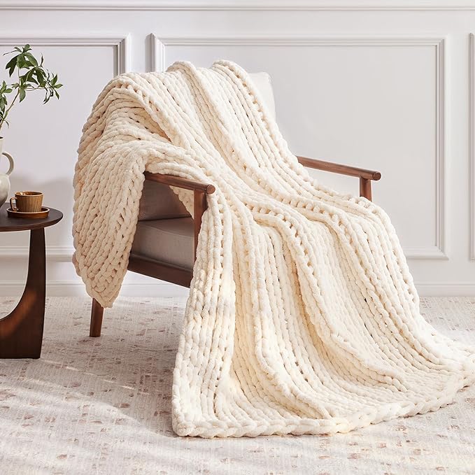 Negwoo Chunky Knit Throw Blanket, 50''*60'' Knitted Throw Chenille Yarn for Bed Couch, Handmade Cream Crochet Big Thick Blanket, Machine Washable Cute Comfy Blanket for Home Decor