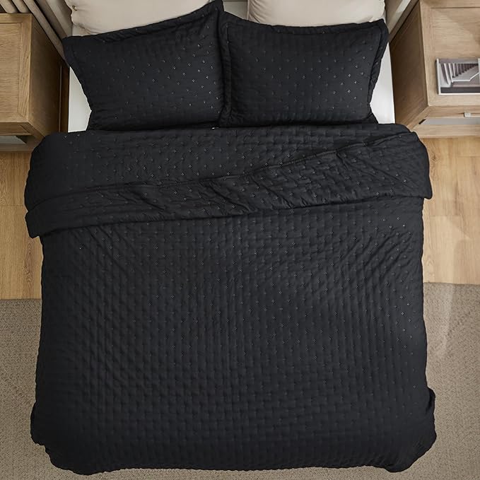 Bedsure King Quilt - Black Bedspread King Size & Lightweight Comforter, Modern Coverlet with Clover Pattern, Ultra Soft All-Season Bedding, 106 x 96 Inches | Stitch-Free Quilting, Ultra Soft, Lightweight, Machine Washable, Pet-Friendly