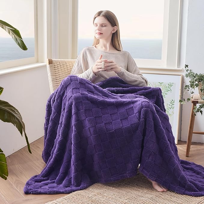 NEWCOSPLAY Super Soft King Blanket Purple Premium Silky Flannel Fleece 3D Checkered Lightweight Bed Blanket All Season Use (Purple Checkered, King(90"x110"))