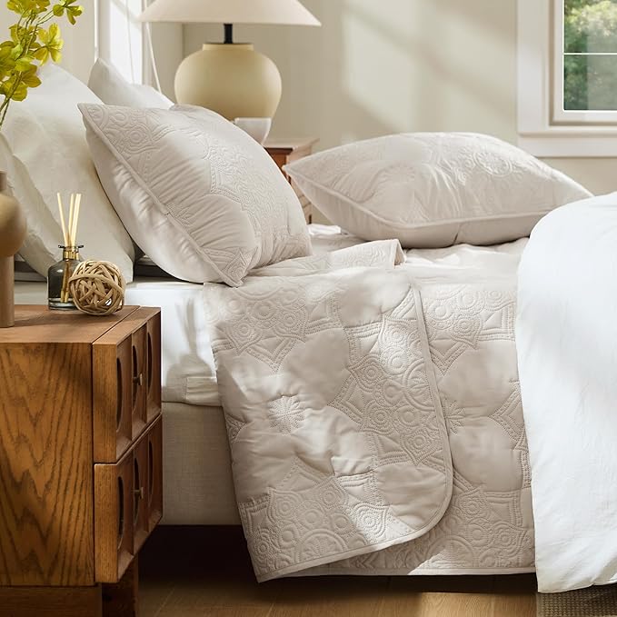 Bedsure King Quilt - Beige Bedspread King Size & Lightweight Comforter, Modern Coverlet with Mandala Pattern, Ultra Soft All-Season Bedding, 106 x 96 Inches | Stitch-Free Quilting, Ultra Soft, Lightweight, Machine Washable, Pet-Friendly