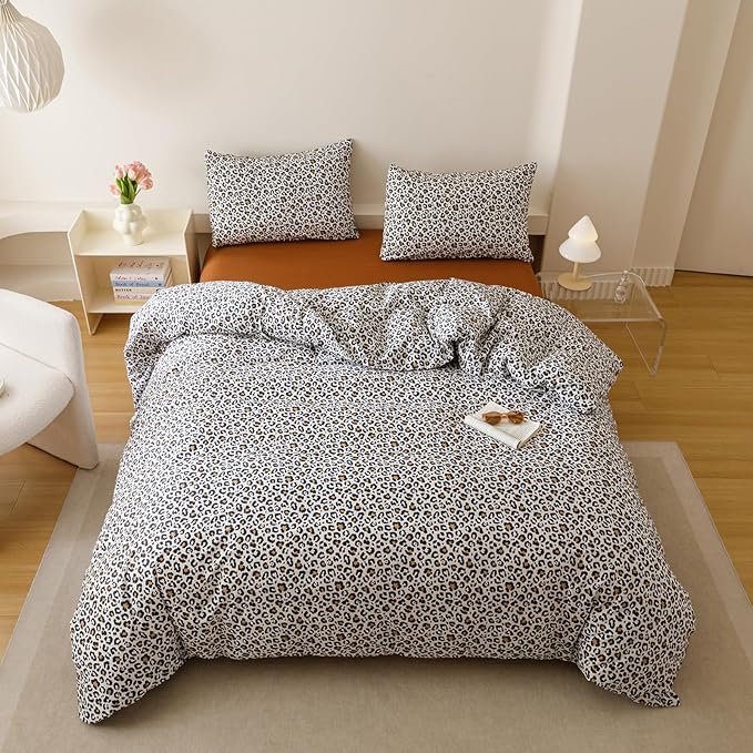 Luxlovery Leopard Comforter Set King Women Men Cheetah Printed Comforter Black White Bedding Set Fluffy Soft Blanket Quilts with 2 Pillowcases for Women Men King Bed